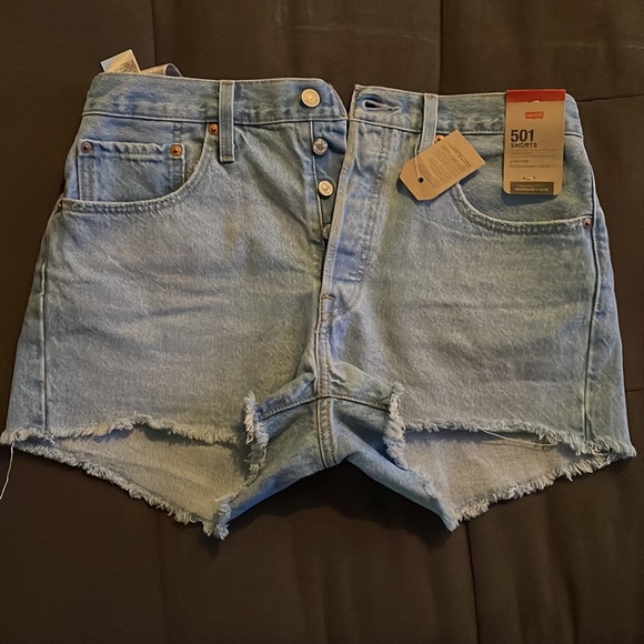 Levi’s jean shorts - Picture 3 of 5